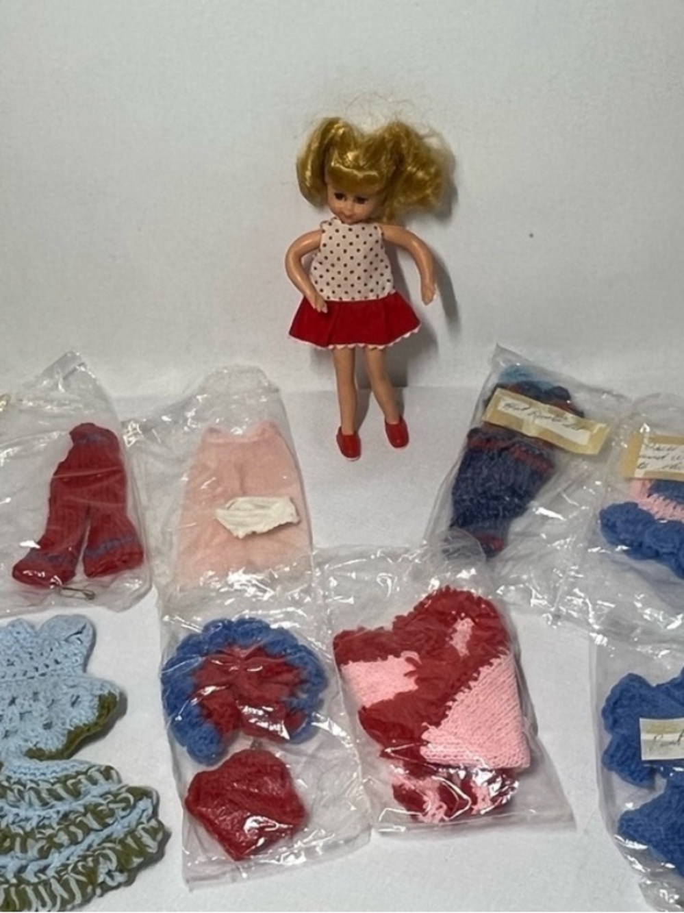 Vintage 1965 Mattel Buffy Doll - Family Affair + HOMEMADE outfits. Collectible